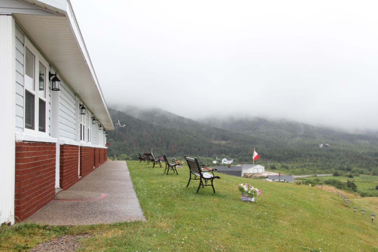 Burton'S Sunset Oasis Motel Bay Saint Lawrence Kültér fotó